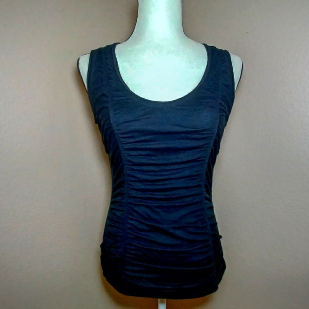 Worth Sleeveless blouse draped front